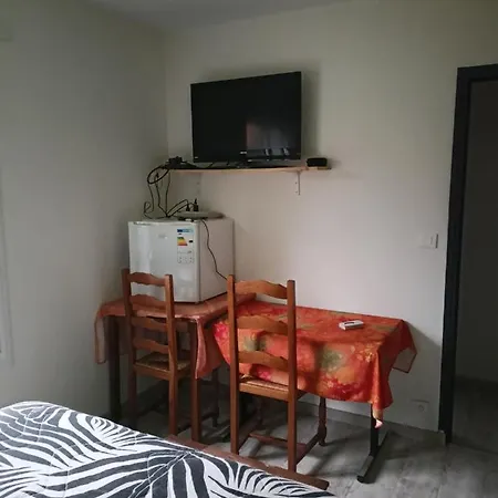 Brigitte Carbonnel 홈스테이 아이다